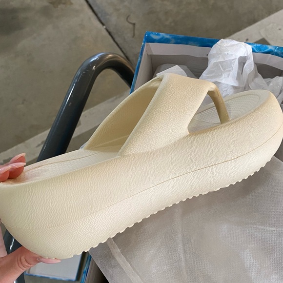 COPY - Jeffrey Campbell platform flip flops - Picture 6 of 9